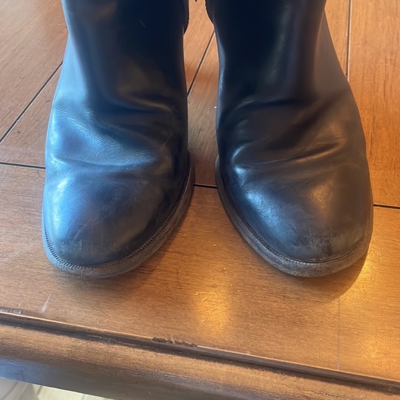 Burberry women’s riding boots - Picture 3 of 5